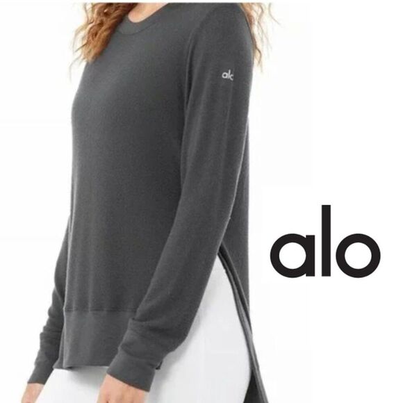 Alo Glimpse Long Sleeve Super Soft Top Gray Side Slits - Picture 1 of 8